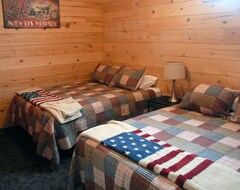 Entire House / Apartment Osage Schoolhouse: Renovated, Sleeps 23, Spacious And Comfortable (Park Rapids, USA)