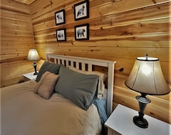 Resort Modern Cabin With Beautiful Views Of Pinus Lake (Nestor Falls, Canada)
