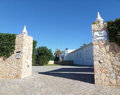 Tüm Ev/Apart Daire Villa Rocha, Family villa, Near Ocean, 4 Bedroom, Sleeps 8, Heated Pool, Air-con & BBQ (Carvoeiro, Portekiz)