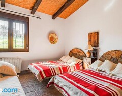 Toàn bộ căn nhà/căn hộ Beautiful Home In Valverde De Leganes With Internet, Outdoor Swimming Pool And 7 Bedrooms (Valverde de Leganés, Tây Ban Nha)