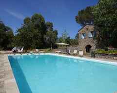 Toàn bộ căn nhà/căn hộ New. Large Traditional Corsican Property, Feet In Fresh Water ... (Canale-di-Verde, Pháp)
