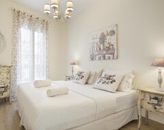 Casa/apartamento entero Stunning Newly Renovated Two Story Single Family Home In The Centre Of Sitges (Sitges, España)