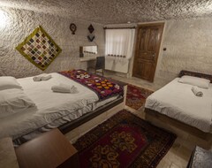 Khách sạn Seven Rock Cave Hotel (Göreme, Thổ Nhĩ Kỳ)