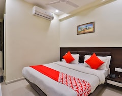 OYO 11985 Hotel Khushboo (Ahmedabad, Hindistan)