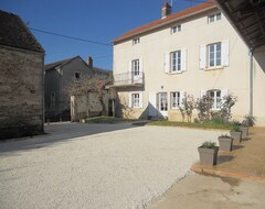 Cijela kuća/apartman Farmhouse In Burgundy 5 To 7 Pers. Space & Comfort (Quincy-le-Vicomte, Francuska)