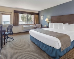 Hotel AmericInn by Wyndham Menominee (Menominee, USA)