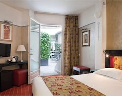 Hotel Eiffel Seine (Paris, France)