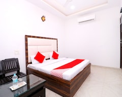 Khách sạn Oyo 43845 Hotel Red Velvet Inn (Hissar, Ấn Độ)