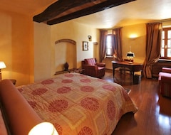 Hotel Casa Pavesi (Grinzane Cavour, Italy)