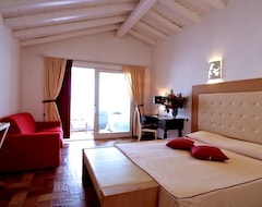 Khách sạn Villas Resort Wellness & Spa (Castiadas, Ý)