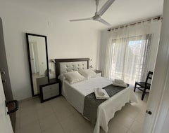 Hele huset/lejligheden Family Apartment In First Line Of Beach, Tranquil Urbanization (Benicarló, Spanien)