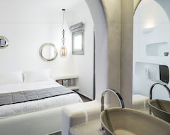 Otel Aroma Suites (Fira, Yunanistan)