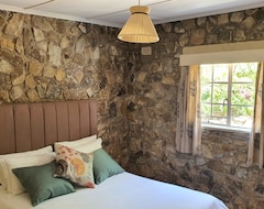 Toàn bộ căn nhà/căn hộ Beautiful 1-bed Cottage In Juliasdale (Nyanga, Zimbabwe)