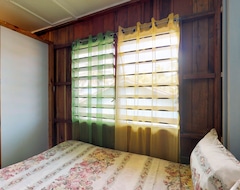 Hotelli Welcoming, Renovated Cabana. Walk To Shops, Restaurants, & The Beach! (Placencia, Belize)