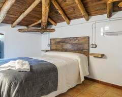 Toàn bộ căn nhà/căn hộ 6 Bedroom Accommodation In La Nava (La Nava, Tây Ban Nha)