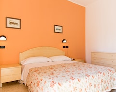 Hotel Saint Tropez (Pineto, Italija)
