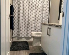Cijela kuća/apartman Spacious Stylish Family-friendly Two Bedroom Basement Suite For Your Comfort (Edmonton, Kanada)