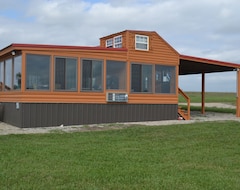 Entire House / Apartment Private Cabin On The Lake (Admire, USA)