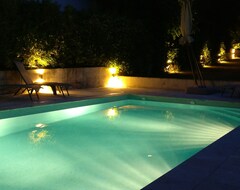 Hotelli MeublÉ De Tourisme 5 Villa, Good Location, Heated Pool, 100m From The Sea (Sanary-sur-Mer, Ranska)