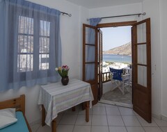 Hotel Froudi (Kamares, Grecia)