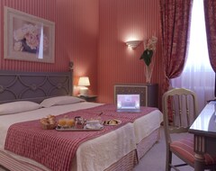 Hotel Beaubourg (Paris, France)