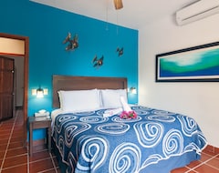 Hotel Relax By The Sparkling Pool And Enjoy The Ocean Breeze (Puerto Morelos, Mexico)