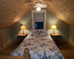 Hele huset/lejligheden Open, Sunlit Cottage; Hiking, Fishing, Kayaking, Skiing. Water Access! (Acworth, USA)