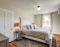 Cijela kuća/apartman Charming Historic Home With A Convenient Location (Mount Joy, Sjedinjene Američke Države)