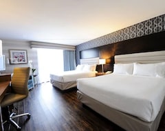 Khách sạn Holiday Inn Niagara Falls - By The Falls, An Ihg Hotel (Thác Niagara, Canada)