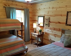 Casa/apartamento entero Red Pine Cottage en Walker Creek Retreat (Pearisburg, EE. UU.)