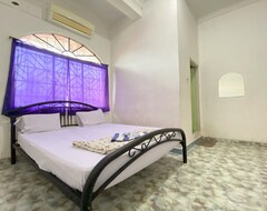 Oyo 93781 Hotel California 2 (Nongsa, Indonesien)
