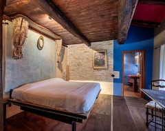 Toàn bộ căn nhà/căn hộ Vacation Home Antico Borgo Del Riondino In Alba - 12 Persons, 5 Bedrooms (Rivalba, Ý)