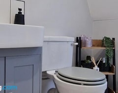 Hele huset/lejligheden Bonnie Lodge-lochside Location With Hot Tub (Invergarry, Storbritannien)