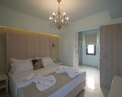 Hotel White Pearl Luxury Villas (Pefkohori, Greece)