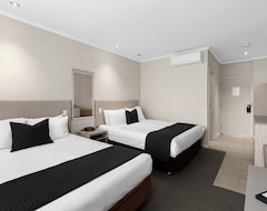 Hotel The Commodore (Mount Gambier, Australia)