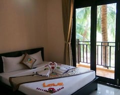 Khách sạn Hon Rom Central Beach Resort (Mũi Né, Việt Nam)