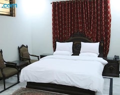 Hotel Pramier Inn Near Agha Khan Hospital (Karachi, Pakistan)