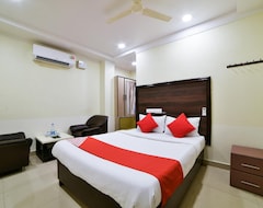 Hotel OYO 24288 Surya Teja Residency (Khammam, India)