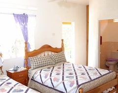 Hotel J&Gs Tropical Apartments (Crown Point, Trinidad and Tobago)