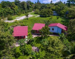 Casa/apartamento entero Beach And Jungle - Two Bungalows And A Kitchen (Las Uvas, Panamá)
