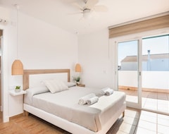 Entire House / Apartment Villa Lacalma - Private Pool, Free Ac & Wifi (Es Mercadal, Spain)