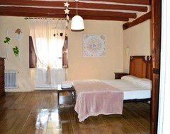 Hele huset/lejligheden Homerez Last Minute Deal - Amazing House With Swimming-Pool (Cuéllar, Spanien)