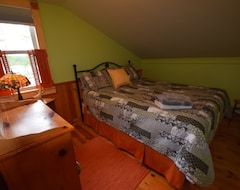 Entire House / Apartment Beautiful, Secluded, Lakefront Cottage On 62 Acres; Swimming, Sauna, Wi, (Barrington Passage, Canada)