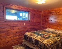 Entire House / Apartment Family Vacation Or A Crafting Weekend In This Quiet Family Home With Lake Views. (Warroad, USA)