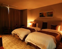 Khách sạn Hotel Hyunjin Tourist (Donghae, Hàn Quốc)