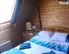 Toàn bộ căn nhà/căn hộ 3 Bedroom Lodge Over Looking Lake Dathee & Golf Course (Saint-Germain-de-Tallevende-la-Lande-Vaumont, Pháp)