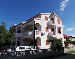 Toàn bộ căn nhà/căn hộ Holiday Apartment With Air Conditioning (Privlaka, Croatia)