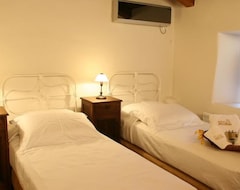 Bed & Breakfast Lithos Stone Suites (Areopoli, Hy Lạp)