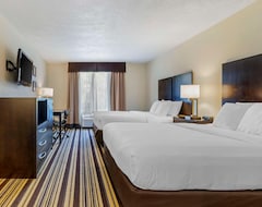 Khách sạn Comfort Inn & Suites (Triadelphia, Hoa Kỳ)
