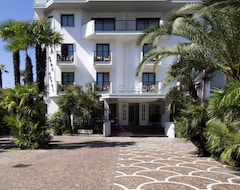 Khách sạn Parc Hotel Flora (Riva del Garda, Ý)